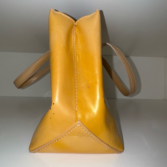 LOUIS VUITTON
Vernis Patent Leather Reade - Picture 2 of 8